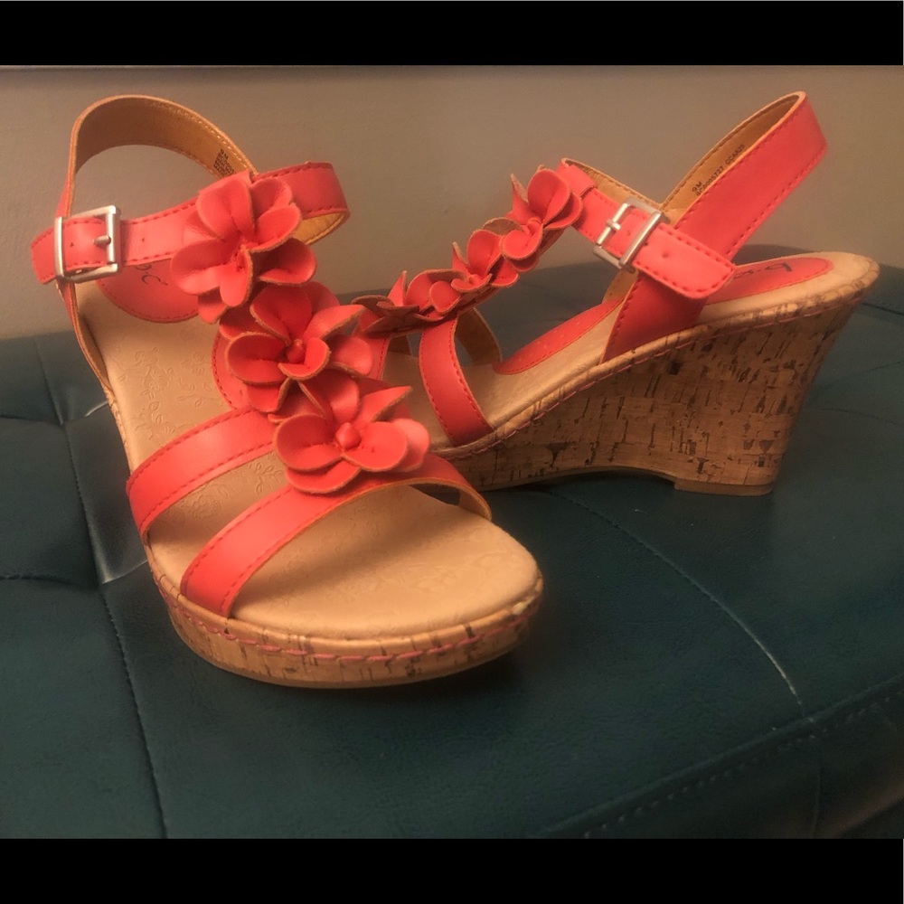 b.ø.c. EVITA Coral flowered cork platform sandal. NEW